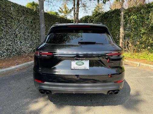 2023 Porsche Cayenne Platinum Edition