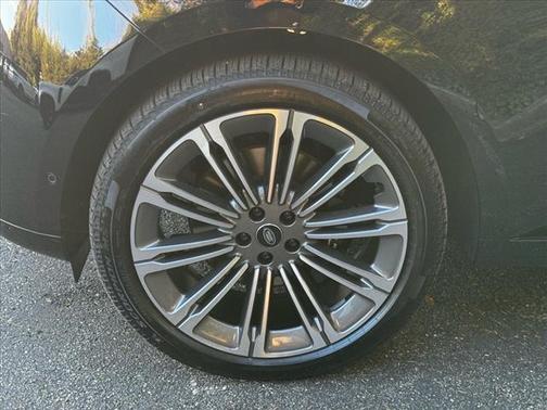 2025 Land Rover Range Rover P400 SE