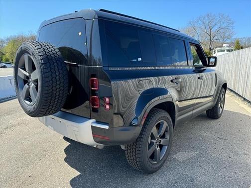 2025 Land Rover Defender P400 S