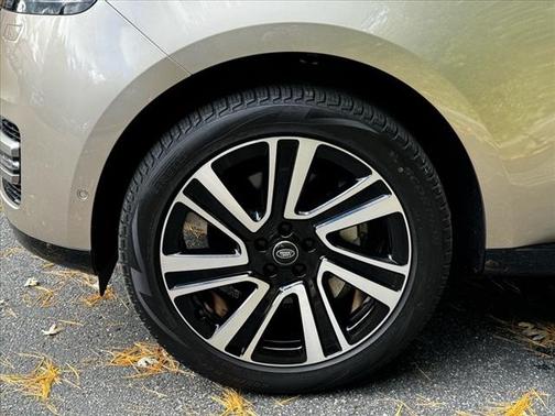 2023 Land Rover Range Rover SE LWB