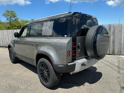 2025 Land Rover Defender P400 S
