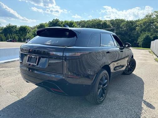 2026 Land Rover Range Rover Velar P250 SE R-Dynamic