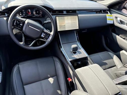 2026 Land Rover Range Rover Velar P250 SE R-Dynamic