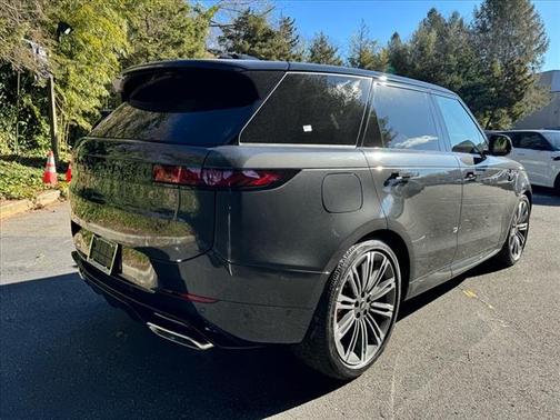 2025 Land Rover Range Rover Sport SE