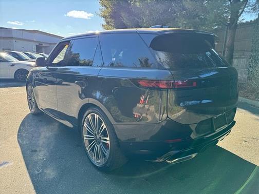 2025 Land Rover Range Rover Sport SE