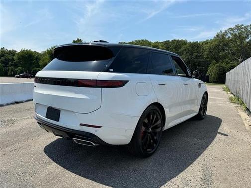 2025 Land Rover Range Rover Sport SE