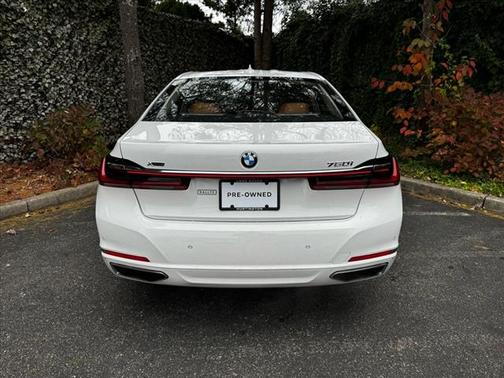 2021 BMW 750 i xDrive