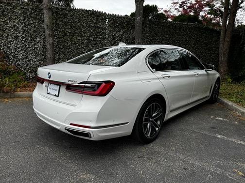 2021 BMW 750 i xDrive