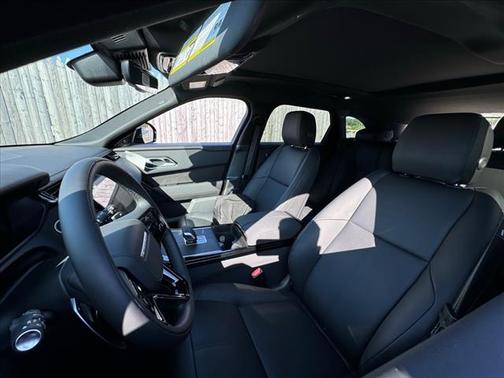 2026 Land Rover Range Rover Velar P250 SE R-Dynamic