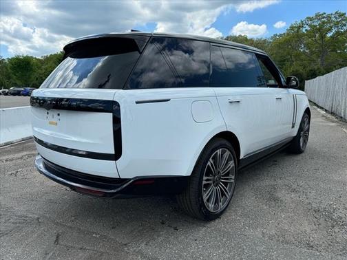 2025 Land Rover Range Rover P530 SE 7 Seat