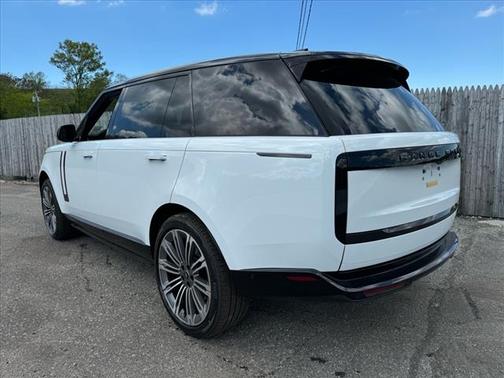 2025 Land Rover Range Rover P530 SE 7 Seat