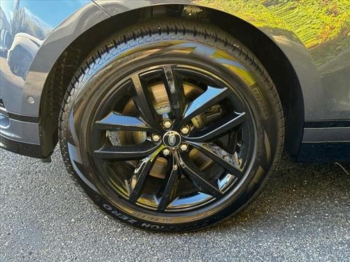 2026 Land Rover Range Rover Velar P250 SE R-Dynamic