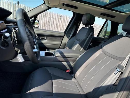 2025 Land Rover Range Rover P400 SE