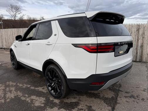 2025 Land Rover Discovery P300 S