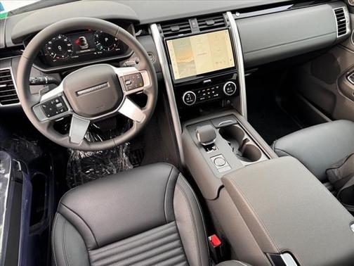 2025 Land Rover Discovery P300 S