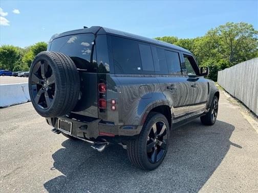 2025 Land Rover Defender P500 X-Dynamic SE