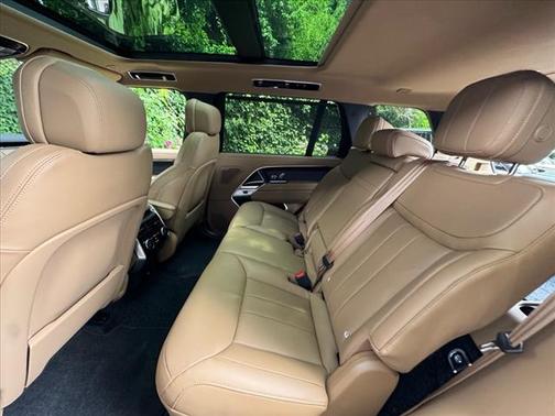 2025 Land Rover Range Rover P400 SE 7 Seat