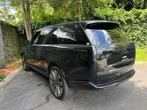2025 Land Rover Range Rover P400 SE 7 Seat