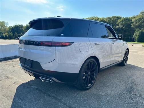 2025 Land Rover Range Rover Sport SE