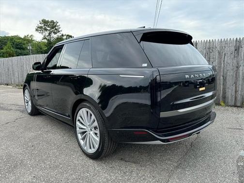 2025 Land Rover Range Rover P400 SE