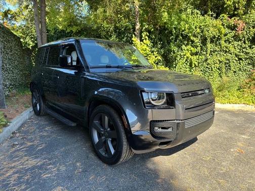 2025 Land Rover Defender 110 V8