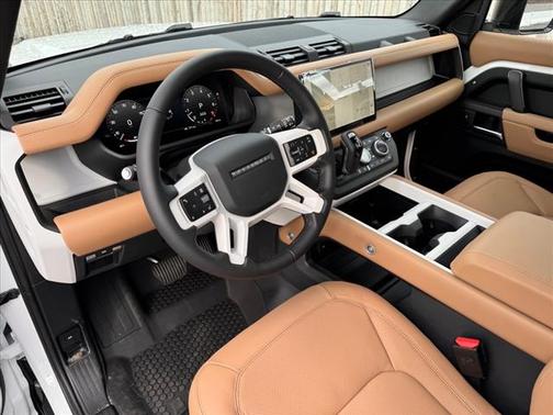 2025 Land Rover Defender P400 X-Dynamic SE