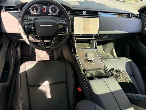 2026 Land Rover Range Rover Velar P250 SE R-Dynamic