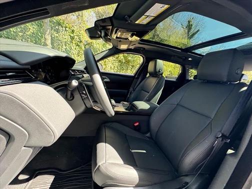 2026 Land Rover Range Rover Velar P250 SE R-Dynamic