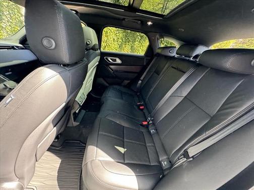 2026 Land Rover Range Rover Velar P250 SE R-Dynamic