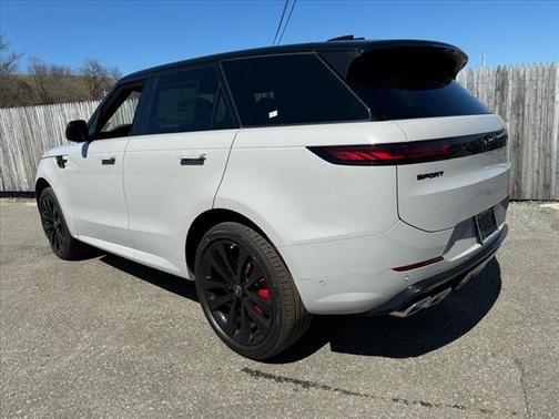 2025 Land Rover Range Rover Sport SE