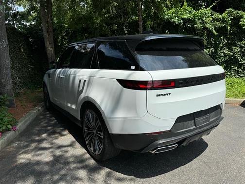 2025 Land Rover Range Rover Sport SE