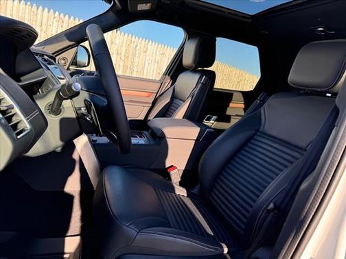 2025 Land Rover Discovery P360 Dynamic SE