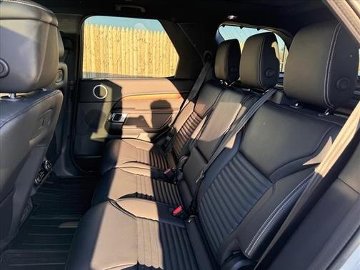 2025 Land Rover Discovery P360 Dynamic SE