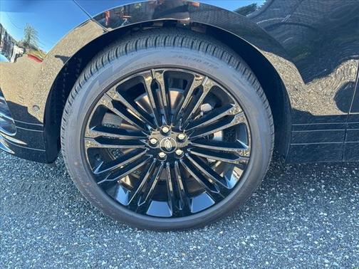 2026 Land Rover Range Rover Velar P400 Dynamic SE