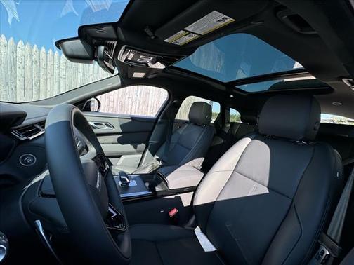 2026 Land Rover Range Rover Velar P400 Dynamic SE