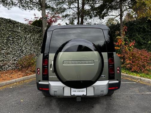 2023 Land Rover Defender 130 SE