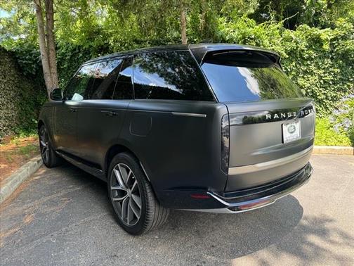 2025 Land Rover Range Rover P550e SE