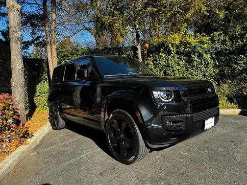 2024 Land Rover Defender 110 V8