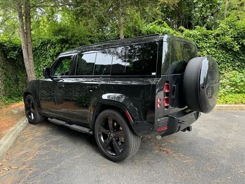 2025 Land Rover Defender 110 P400 X-Dynamic SE