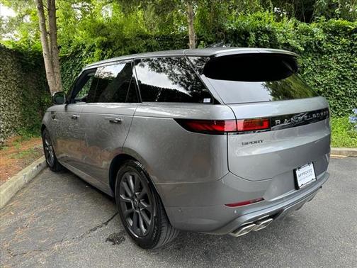 2025 Land Rover Range Rover Sport SE