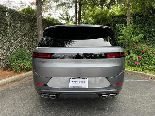 2025 Land Rover Range Rover Sport SE