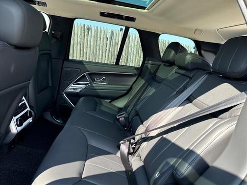 2025 Land Rover Range Rover P530 SE
