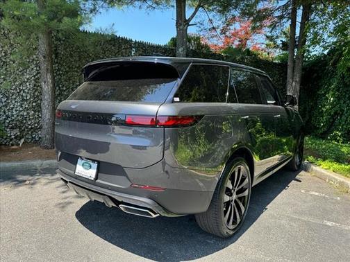 2025 Land Rover Range Rover Sport SE