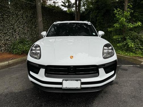 2022 Porsche Macan Base