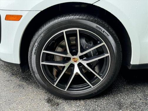 2022 Porsche Macan Base