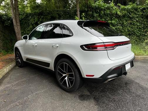 2022 Porsche Macan Base