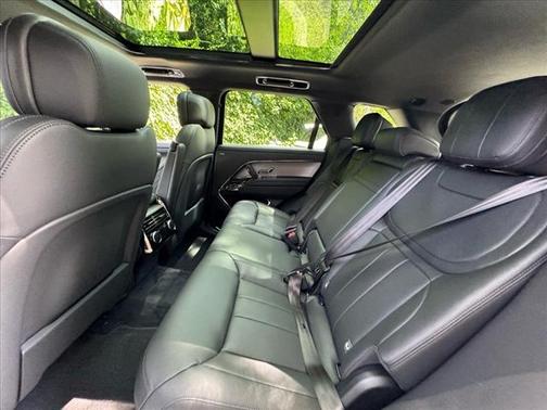 2025 Land Rover Range Rover Sport SE