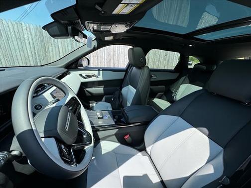 2026 Land Rover Range Rover Velar P250 SE R-Dynamic