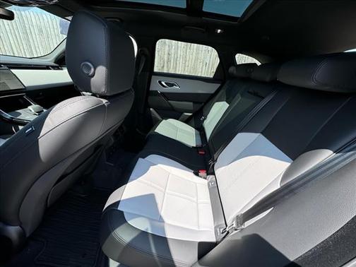2026 Land Rover Range Rover Velar P250 SE R-Dynamic