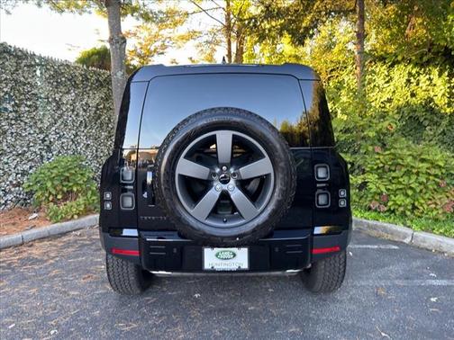 2026 Land Rover Defender 110S